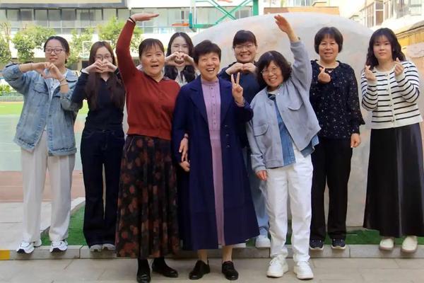 岁月染芳华 桃李育芬芳 (9) 岁月染芳华 桃李育芬芳 (9)